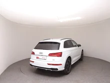 Audi Q5 55 TFSI e quattro Sport in GLETSCHERWEISS METALLIC