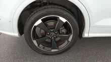 Audi Q5 55 TFSI e quattro Sport in GLETSCHERWEISS METALLIC
