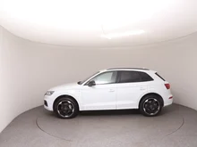 Audi Q5 55 TFSI e quattro Sport in GLETSCHERWEISS METALLIC