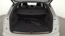 Audi Q5 55 TFSI e quattro Sport in GLETSCHERWEISS METALLIC
