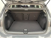 VW Golf Rabbit mHEV DSG in Delfingrau Metallic