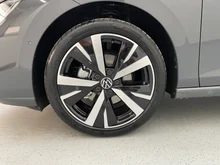 VW Golf Rabbit mHEV DSG in Delfingrau Metallic