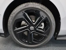 VW ID.7 Tourer GTX 4MOTION 250kW Business in Mondsteingrau Dach Schwarz