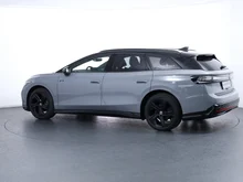 VW ID.7 Tourer GTX 4MOTION 250kW Business in Mondsteingrau Dach Schwarz