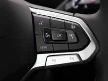 VW ID.7 Tourer GTX 4MOTION 250kW Business in Mondsteingrau Dach Schwarz