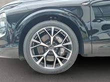Audi Q7 TDI quattro 220 kW in Mitternachtsgrün Metallic