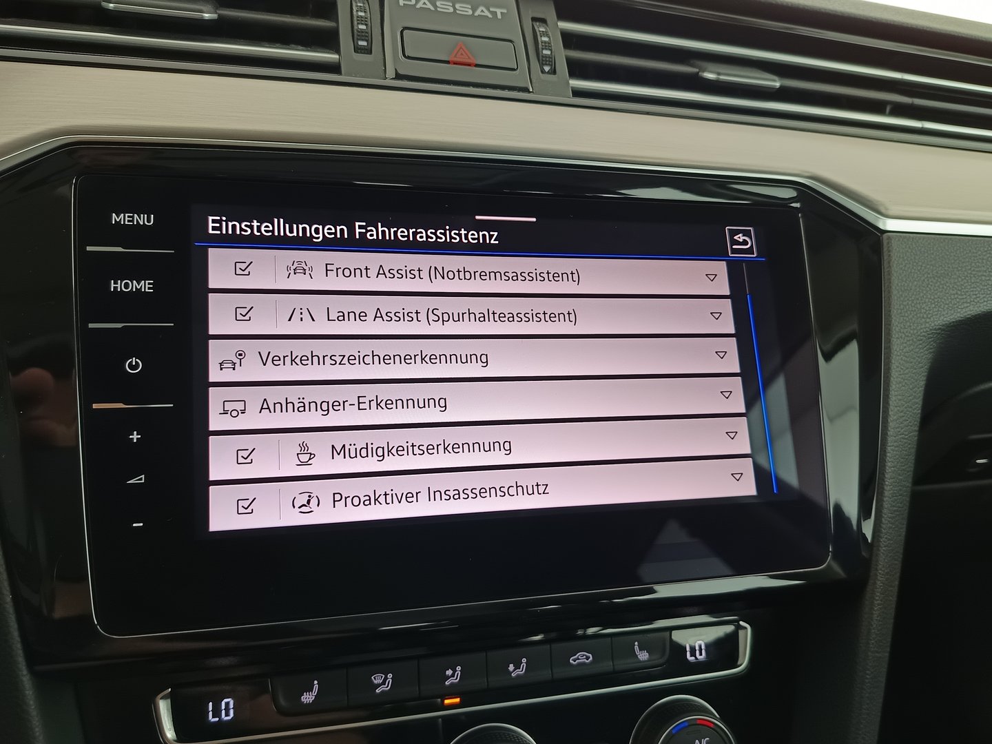 VW Passat Variant Elegance TDI SCR DSG | Bild 23 von 35
