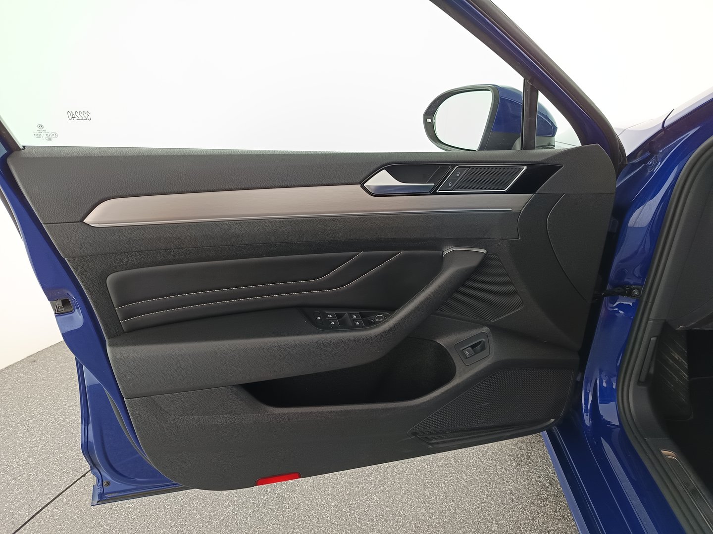 VW Passat Variant Elegance TDI SCR DSG | Bild 10 von 35