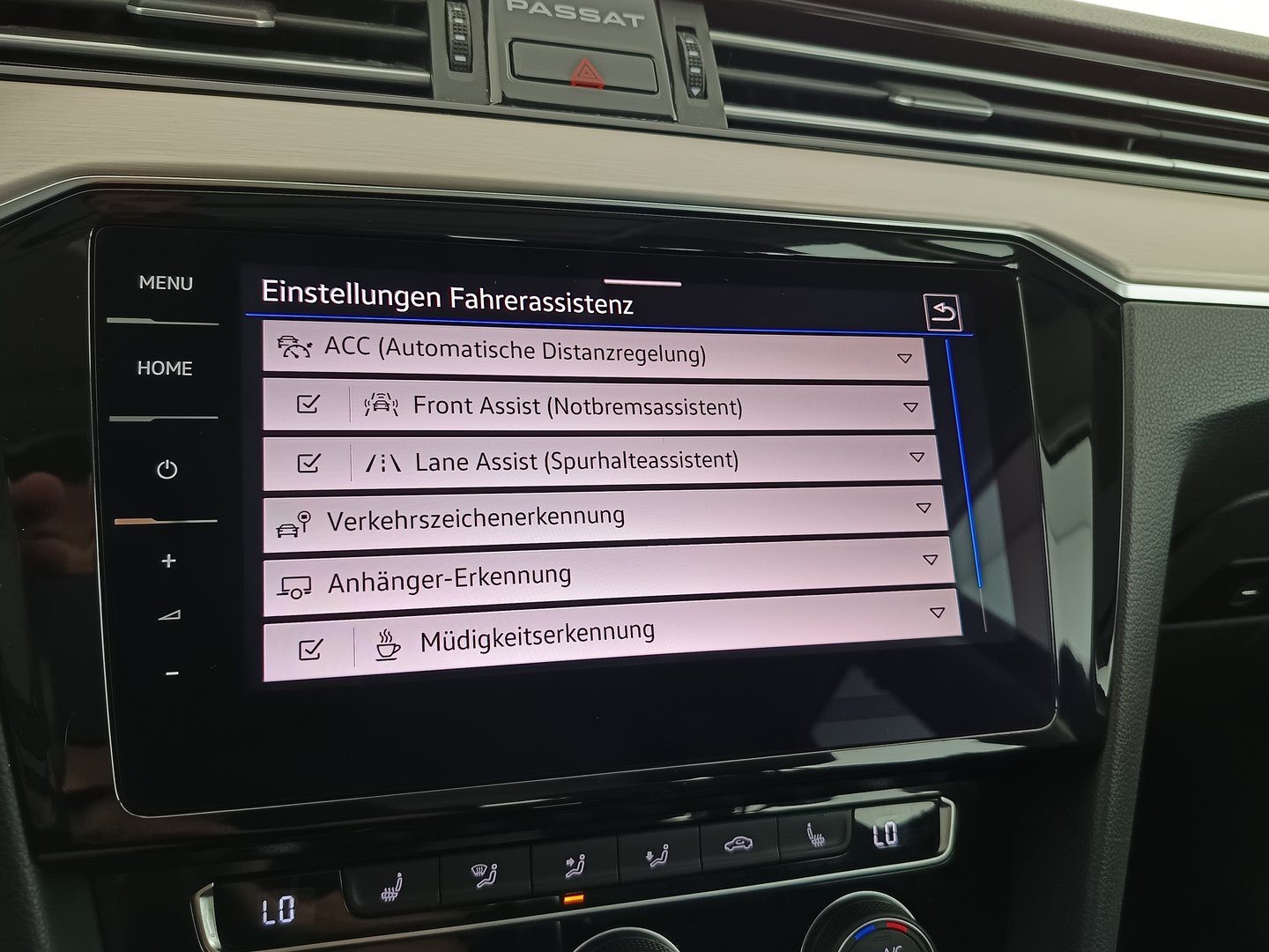 VW Passat Variant Elegance TDI SCR DSG | Bild 22 von 35