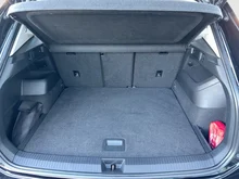 VW Tiguan Friends eTSI DSG in Deep Black Perleffekt