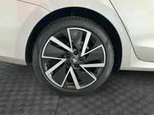 Škoda Octavia Combi Sportline TDI DSG in Brillant-Silber Metallic
