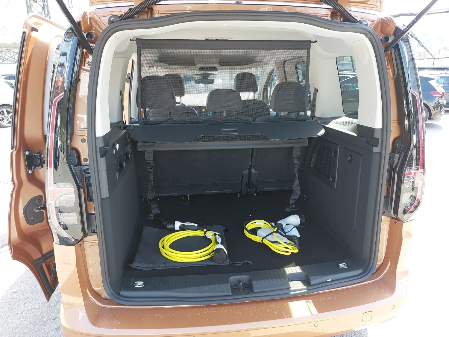 Bild eines VW Caddy Edition eHybrid 110 kW