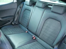 SEAT Arona FR Austria 1.0 TSI DSG in Candy-Weiß Dach Nacht-Schwarz