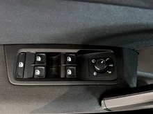 VW Touran TDI DSG in Reflexsilber Metallic