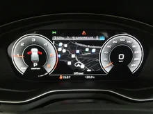 Audi A4 Avant 40 TDI S line in 0E Mythosschwarz Metallic