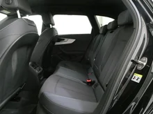 Audi A4 Avant 40 TDI S line in 0E Mythosschwarz Metallic