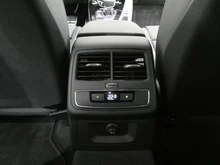 Audi A4 Avant 40 TDI S line in 0E Mythosschwarz Metallic