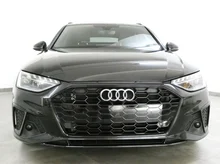 Audi A4 Avant 40 TDI S line in 0E Mythosschwarz Metallic