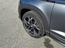 Škoda Karoq 4x4 Sportline TDI DSG in Graphit-Grau Metallic