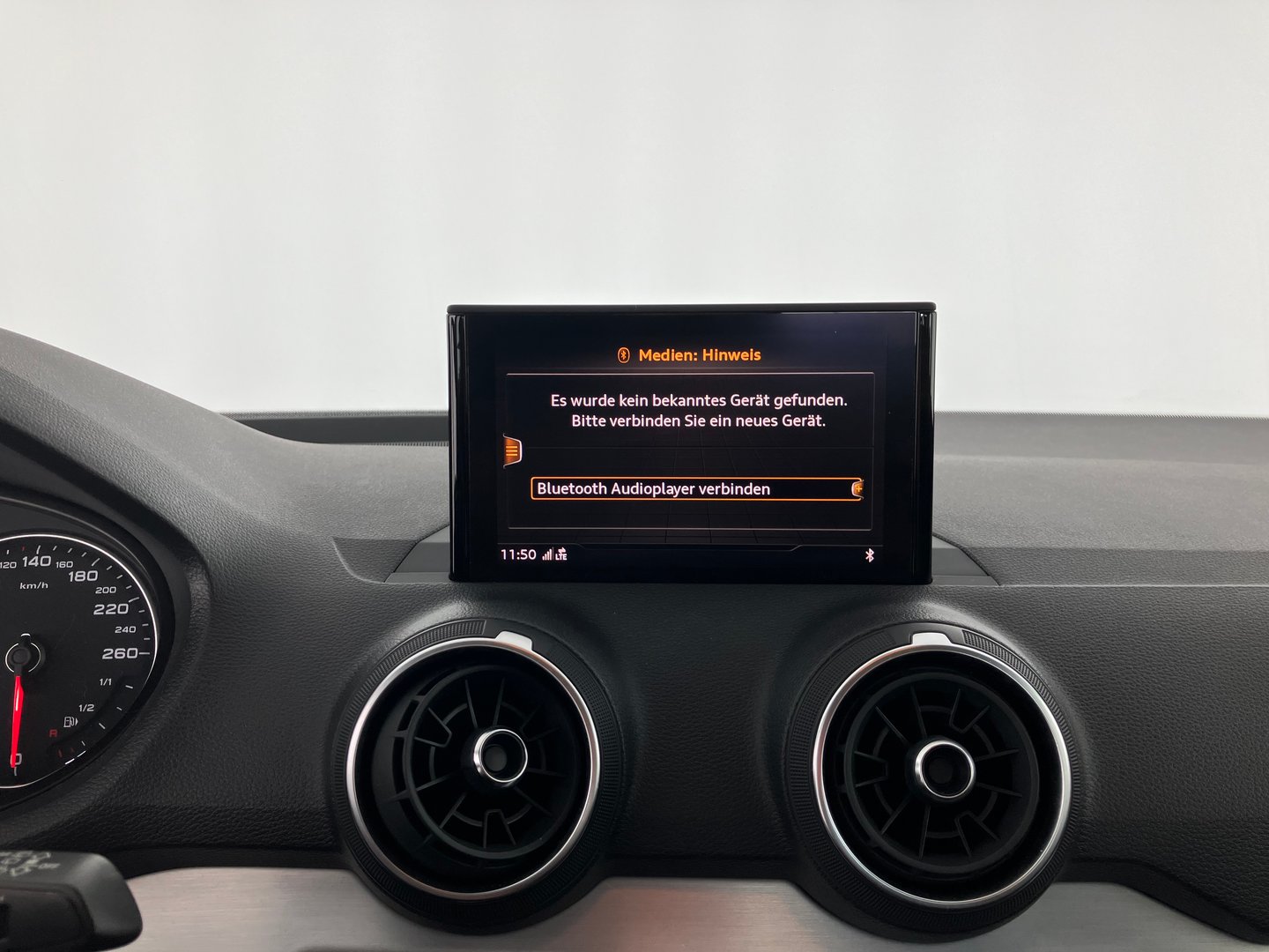 Audi Q2 35 TDI Sport | Bild 13 von 18
