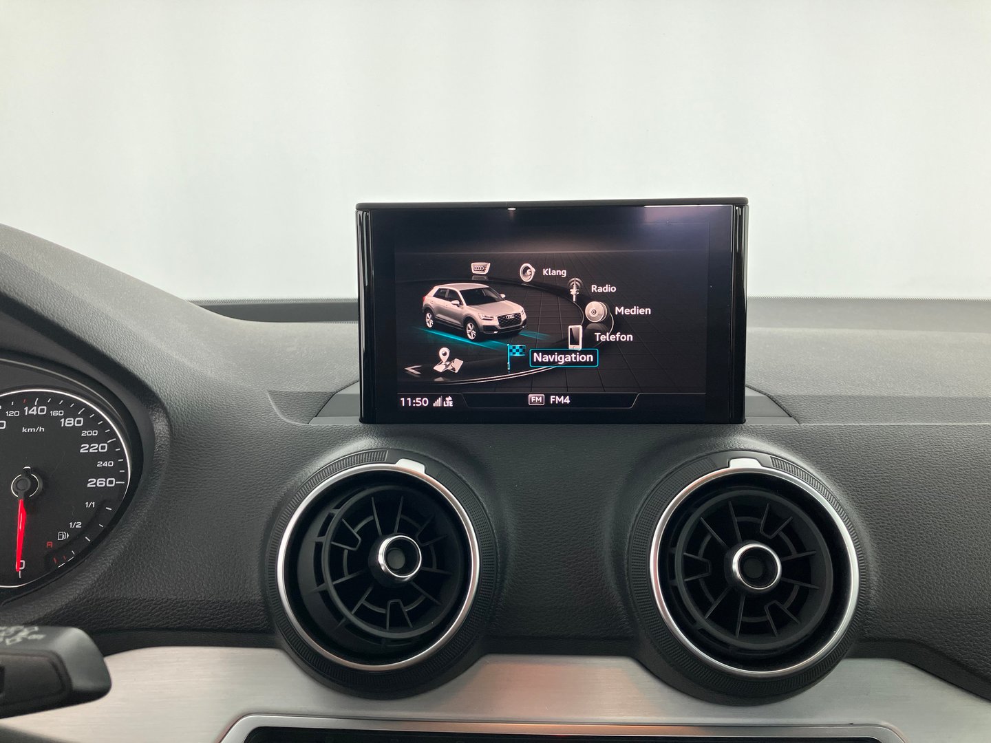 Audi Q2 35 TDI Sport | Bild 12 von 18