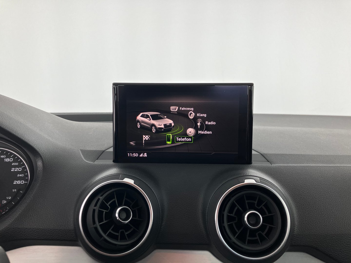 Audi Q2 35 TDI Sport | Bild 10 von 18