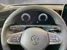 VW Tiguan Sport eTSI DSG in Oryxweiß Perlmutteffekt