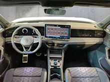 VW Tiguan Sport eTSI DSG in Oryxweiß Perlmutteffekt