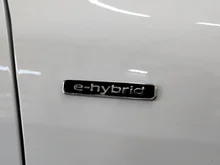 Audi Q5 Sportback e-hybrid quattro 270 KW in Gletscherweiss Metallic