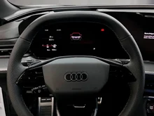 Audi Q5 Sportback e-hybrid quattro 270 KW in Gletscherweiss Metallic
