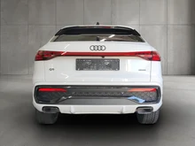 Audi Q5 Sportback e-hybrid quattro 270 KW in Gletscherweiss Metallic