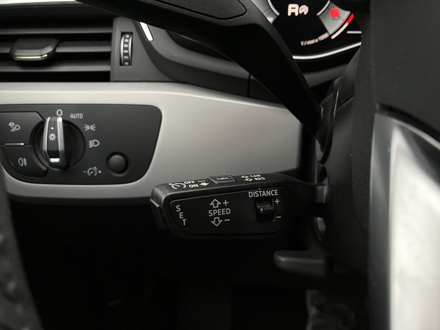 Audi A4 Avant 35 TDI | Bild 8 von 17