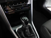 VW T-Roc Life TSI DSG in Pure White Dach Black Uni