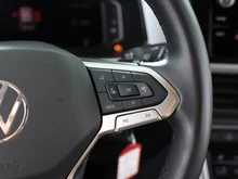 VW T-Roc Life TSI DSG in Pure White Dach Black Uni