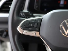 VW T-Roc Life TSI DSG in Pure White Dach Black Uni