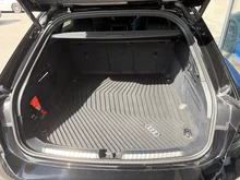 Audi A6 Avant quattro TDI 150 kW in Mythosschwarz Metallic