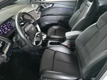Audi Q4 e-tron 45 e-tron basis quattro in mittelgrau - normal