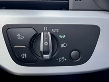 Audi A4 Avant 40 TFSI quattro S-line S-tronic in MYTHOSSCHWARZ METALLIC