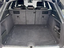 Audi A4 Avant 40 TFSI quattro S-line S-tronic in MYTHOSSCHWARZ METALLIC
