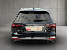 Audi A4 Avant 40 TFSI quattro S-line S-tronic in MYTHOSSCHWARZ METALLIC