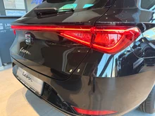 SEAT Leon SP Kombi Style Edition 1.5 eTSI DSG in 0E Mitternachtsschwarz