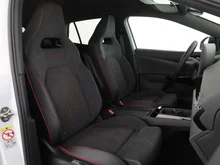 VW ID.4 GTX 4MOTION 250 kW Business -77 kWh in Gletscherweiß Metallic Dach schwarz
