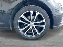 VW Golf Variant Highline TDI DSG in Deep Black Perleffekt