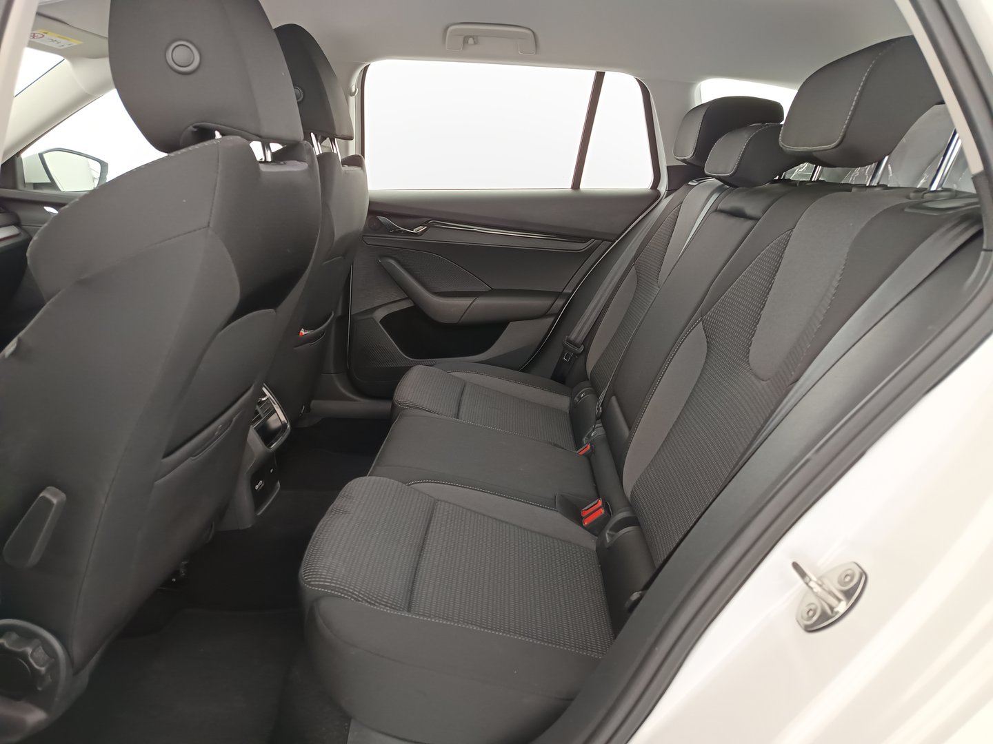 Škoda OCTAVIA Combi Ambition TDI | Bild 27 von 31