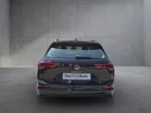 VW Golf Variant Life TDI in Deep Black Perleffekt