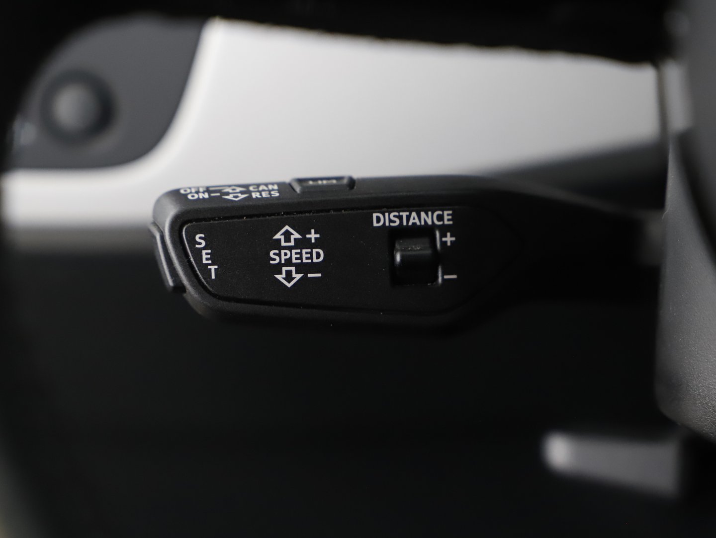 Audi A4 Limousine 45 TDI quattro advanced | Bild 6 von 16