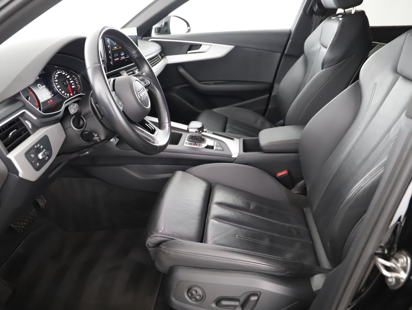 Audi A4 Limousine 45 TDI quattro advanced | Bild 7 von 16