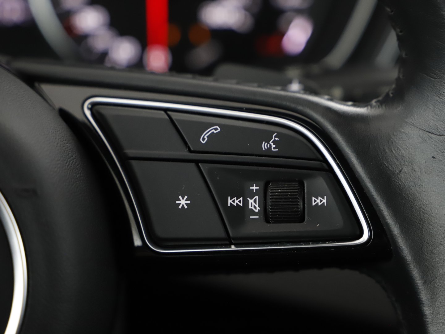 Audi A4 Limousine 45 TDI quattro advanced | Bild 10 von 16