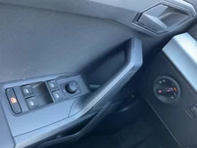 SEAT Arona Reference 1.0 TSI in Candy-Weiß