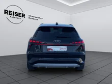 Audi Q3 TFSI 110 kW  intense in Mythosschwarz Metallic